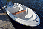 Стеклопластиковая моторная лодка Легант-350 Консоль
