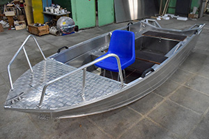 Алюминиевая лодка Алюмакс-415Р