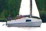 Яхта VIZA-470, фото на ходу сбоку